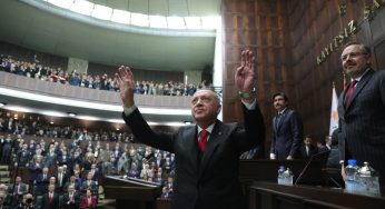 Ekonomi ve siyasette artmaya başlayan riskler