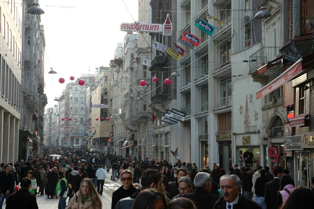 Most Turks not satisfied with their lives, survey shows