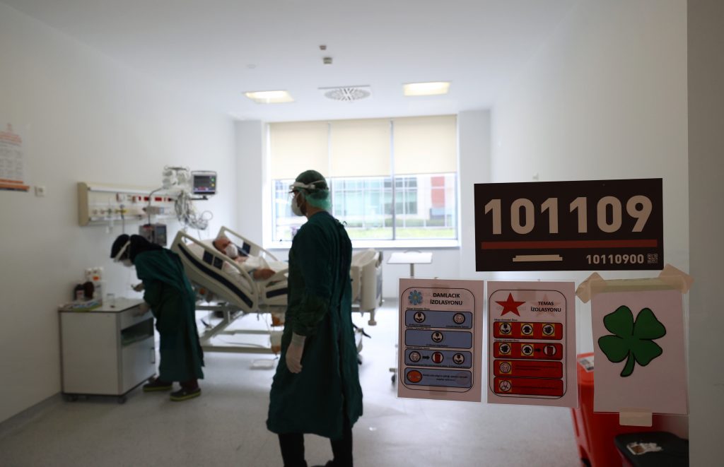 Korona rakamları yükselişte: sahte ikilem ve kritik hafta