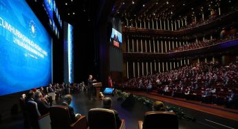 Beklediği alkış gelmeyince Erdoğan