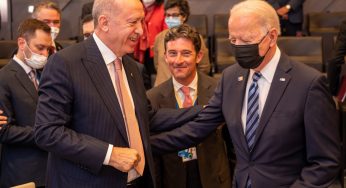 Biden, Rusların Sovyet müzakere stratejisini kullanıyor