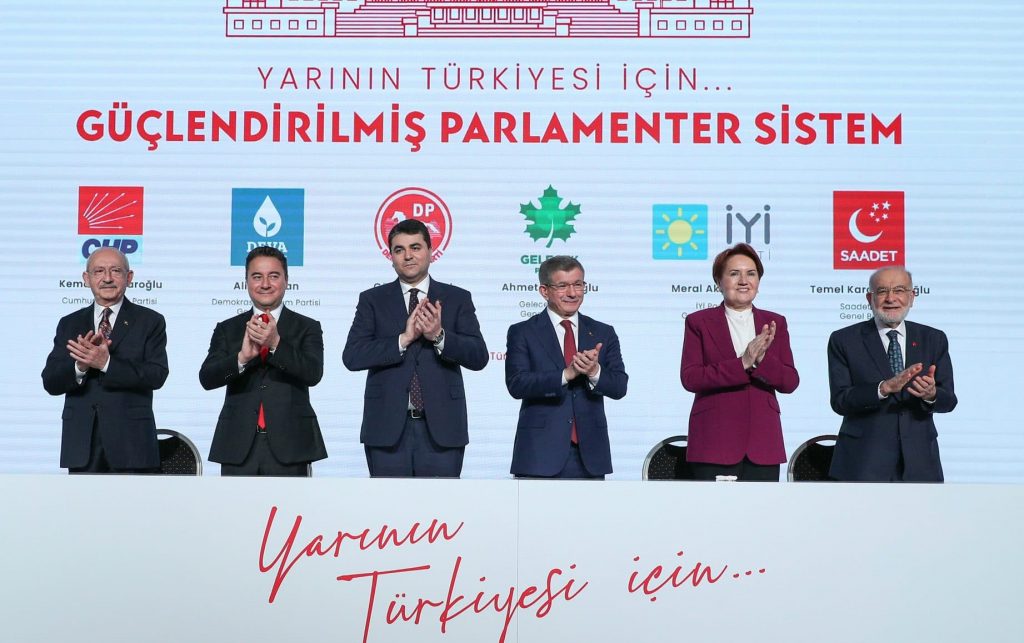 Seçim Yasası muhalefeti ortak listeye zorlayacak mı?