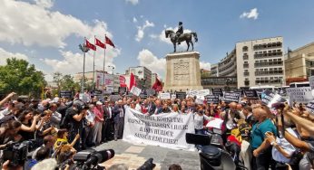 Turkey’s journalists protest the government’s draft media law