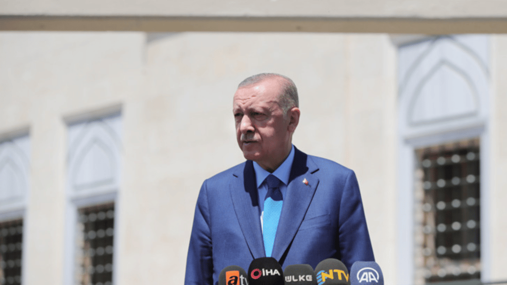 Erdoğan: “Yunanistan başının çaresine baksın”