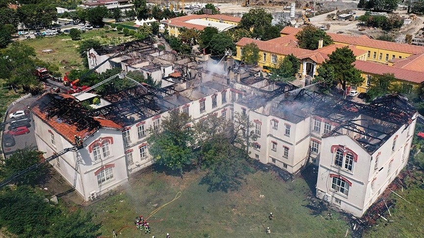 Tulumbacılardan İtfaiyeye: Balıklı Rum Hastanesindeki yangını kim söndürdü?
