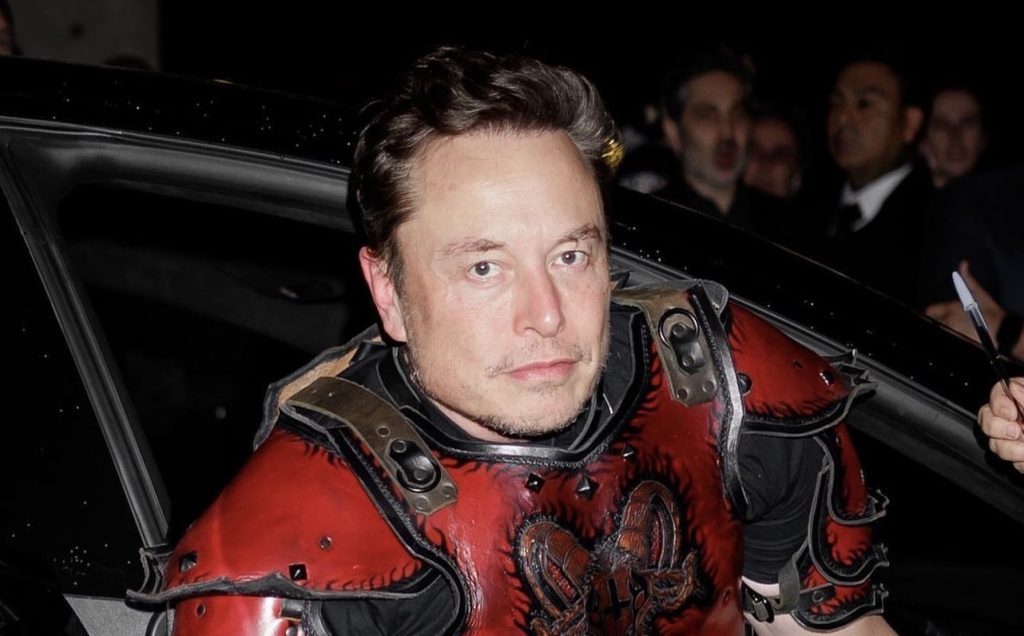 Cin Elon, Apple’a karşı: eğlence başlıyor