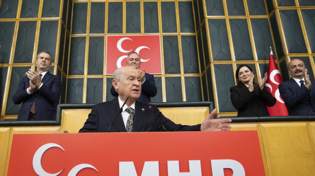 Sharp political maneuvres in Turkish politics ahead of elections
