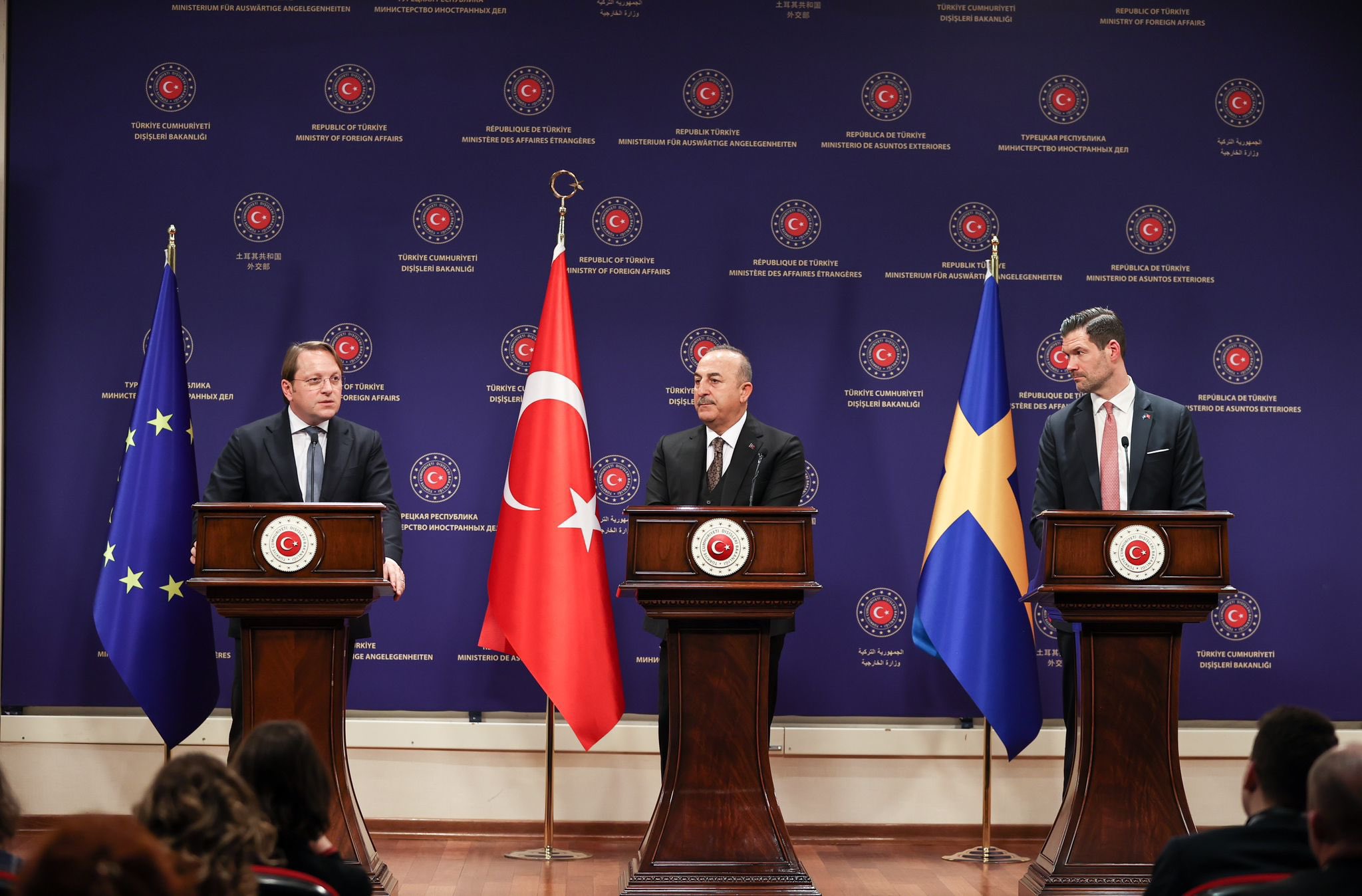 Μαθήματα εξωτερικής πολιτικής: Διάσκεψη για τη βοήθεια της ΕΕ στην Τουρκία – Έκθεση Yetkin