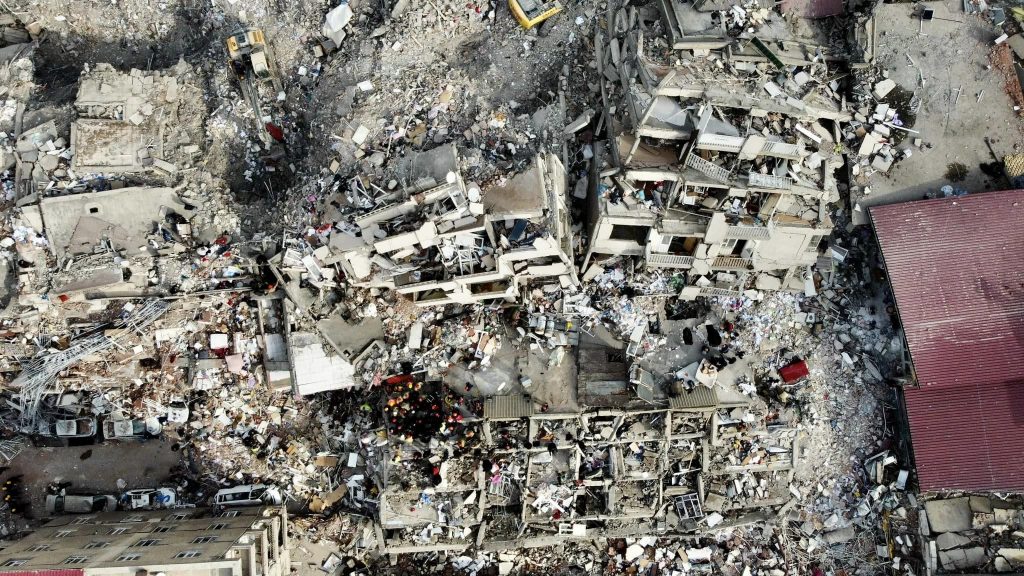 Deprem bölgesinde son sürat ihaleler: 118 Milyarı buldu