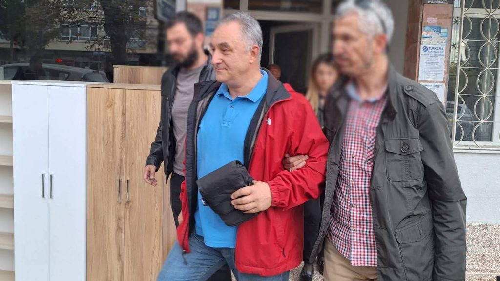 Gazeteci Tolga Şardan yargıda yolsuzluk haberi sebebiyle tutuklandı