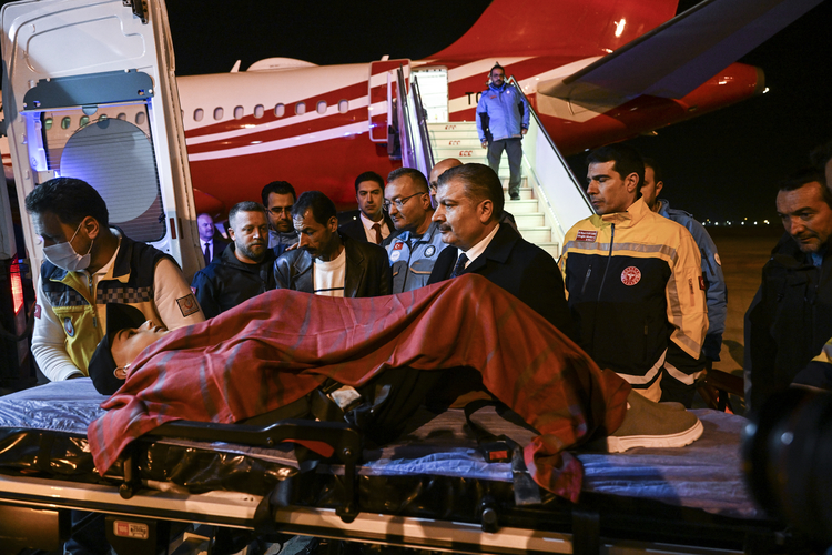 27 patients from Gaza transferred to Türkiye for treatment