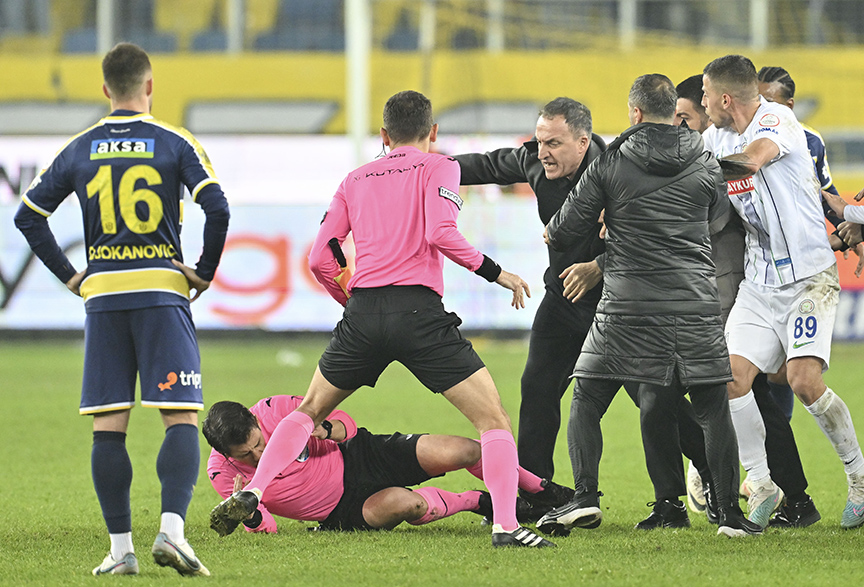Turkish football league halted, club president arrested for referee attack