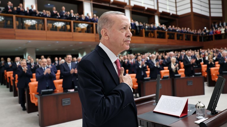 Erdoğan uses constitution debate as a smokescreen to obscure problems