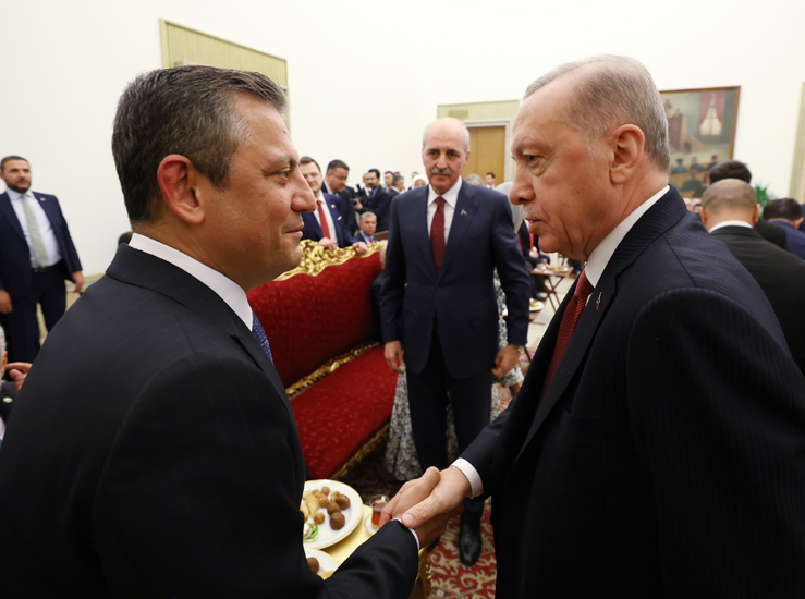 Meclis davetinden kulis notları: Erdoğan Anayasayı değiştirebilecek mi?