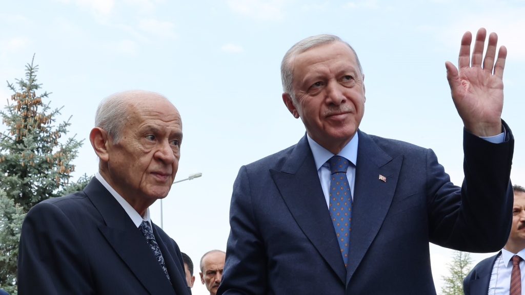 Erdoğan, Özel’le buluşmadan Bahçeli’ye danıştı; perde arkası hareketli
