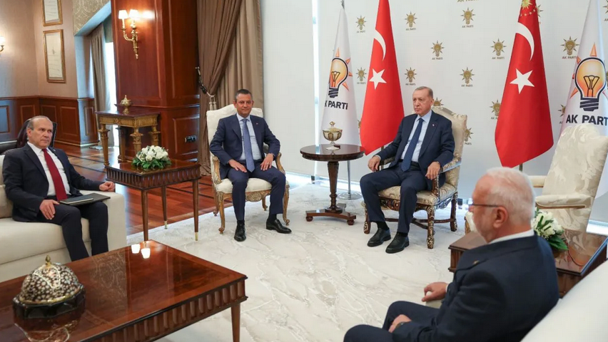Özel-Erdoğan meeting yields first result: sustained dialogue ahead