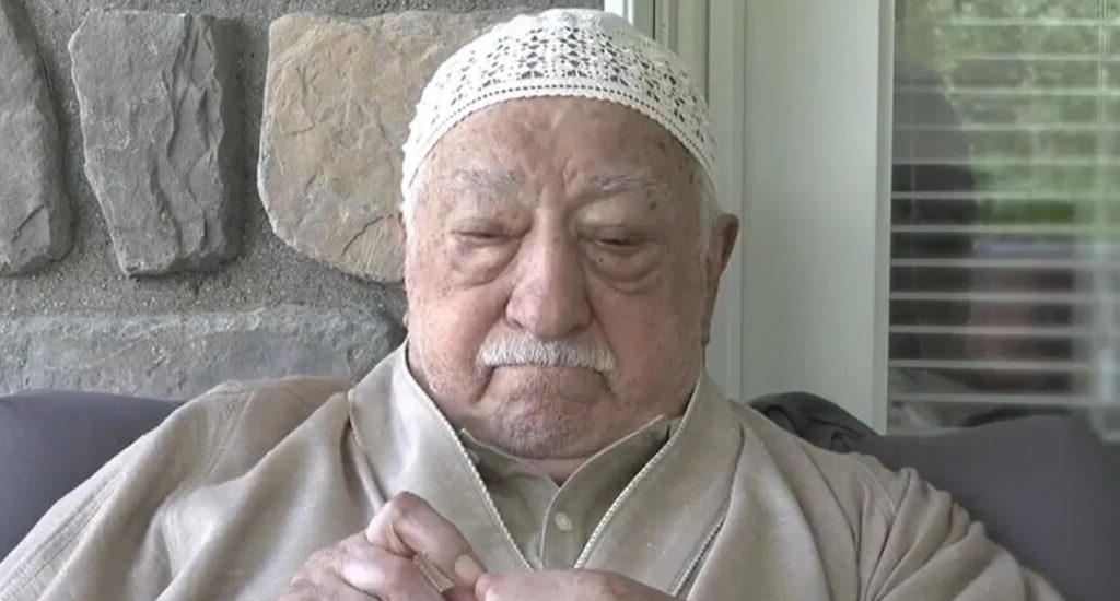 Fethullah Gülen: ABD gölgesinde hoca efendiden terörist başına