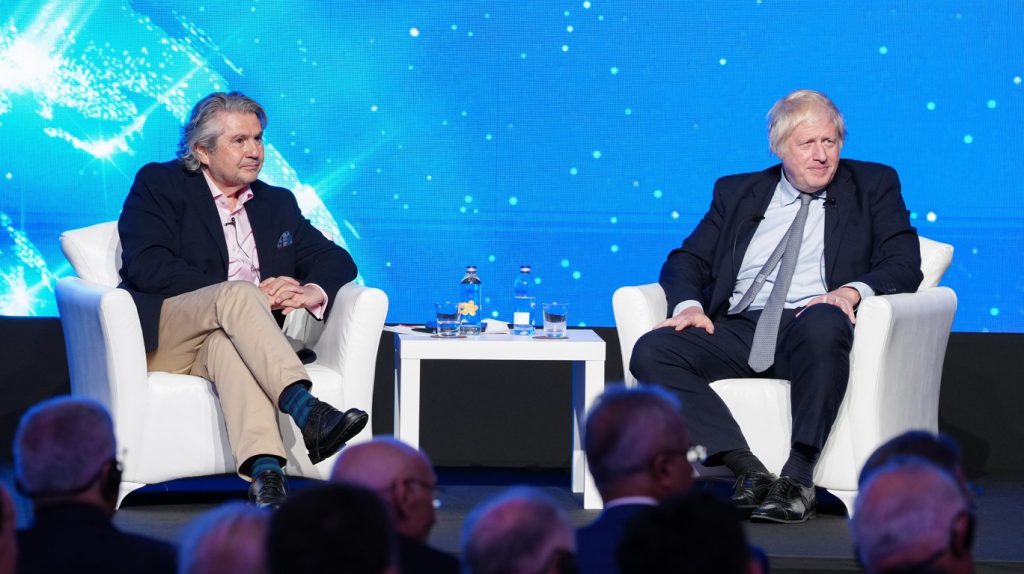 Gümrük Birliği mi serbest ticaret mi? Boris Johnson: “Çıkın artık.”