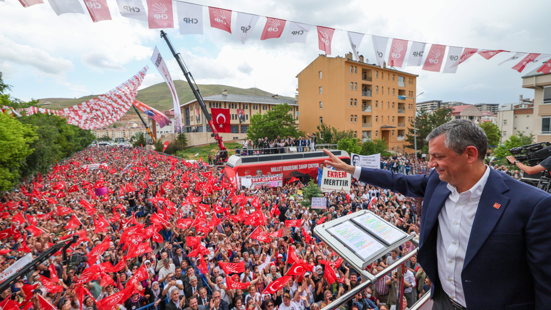 Özel, Bayburt’ta, Erdoğan’a: İsrail’e, ABD’ye dik duruş bekliyorum