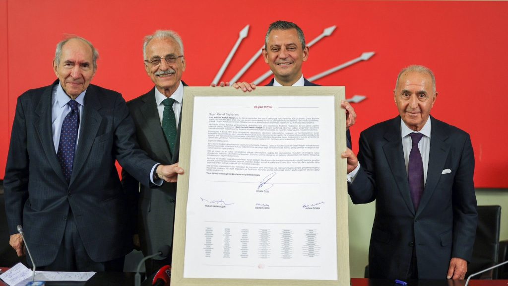 Nuri Çolakoğlu, gazetecilikten siyasete Altan Öymen’i yazdı