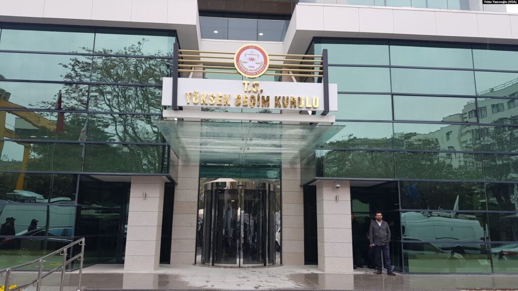 “Mutlak Butlan” Davası Muhalefete ve Demokrasiye Yargı Darbesi mi?