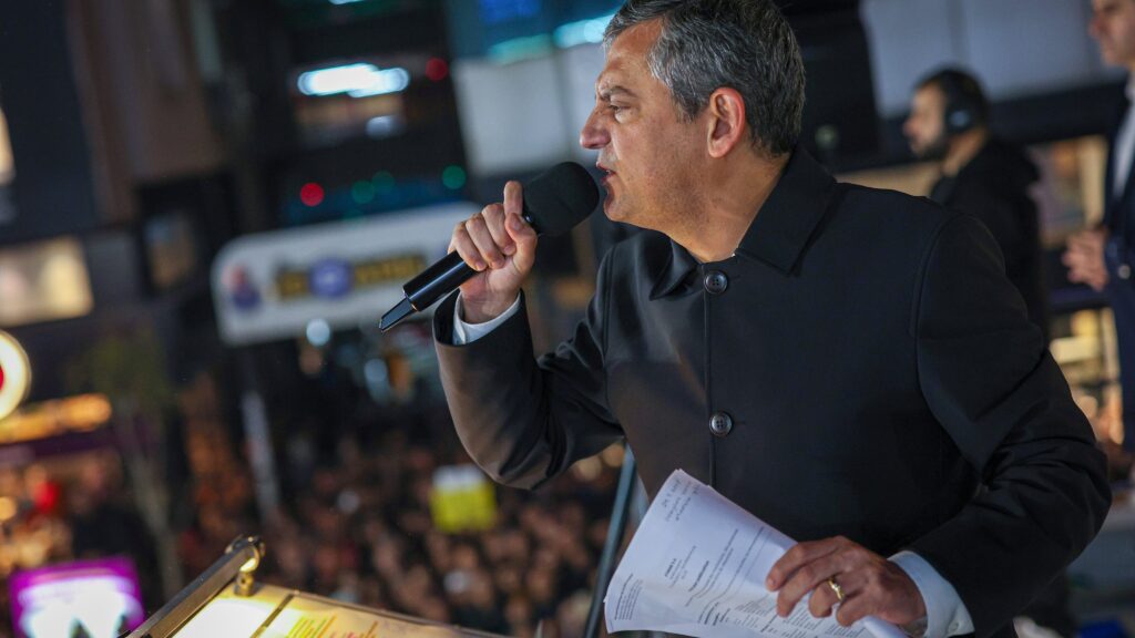 Özel, Başsavcı Gürlek, Etimaden’den maaş almış dedi, istifaya çağırdı