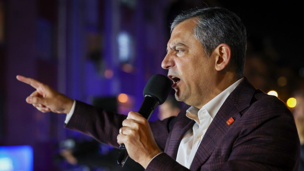 Dört Cephede Sorun Yaşayan CHP Dört Maddelik Yeni Programını Açıkladı