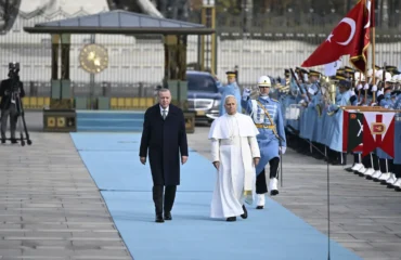 apa-14-leoyu-resmi-torenle-karsiladi