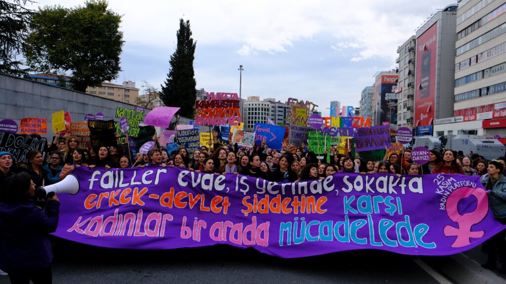 İstanbul Sözleşmesi’nden Çekilen Ülkenin 25 Kasım Tablosu