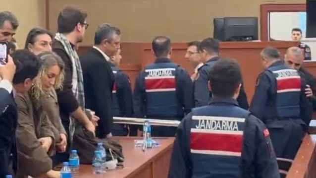 İmamoğlu’nun Jeti İddiasının Çökmesinden Varufakis’e Narkotik Sorgusuna