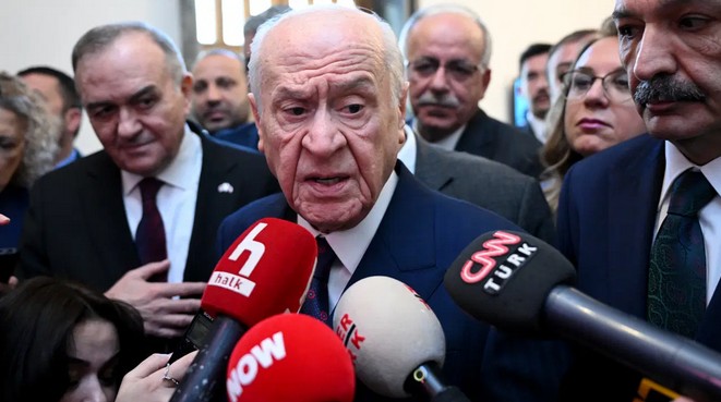 Bahçeli İkilemi: Seçim İki Ay Kala Yapılsa Zamanında mı Olur Erken mi?