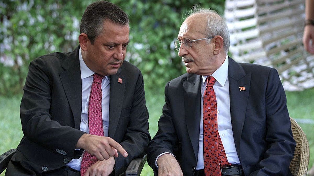 kilicdaroglu-ve-ozgur-ozel-den-surpriz-bulusma-19055804_8848_amp