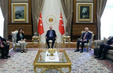 2026-08-13-DEMParti-02